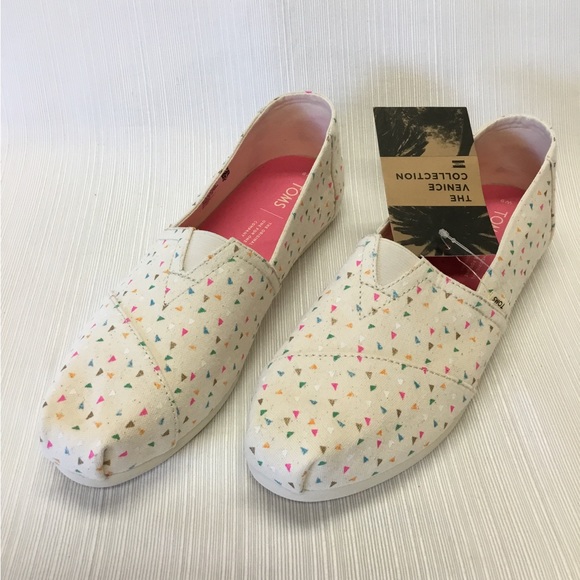 Tom’s New Light Beige Shoes With Many Tiny Colors. - Picture 2 of 9